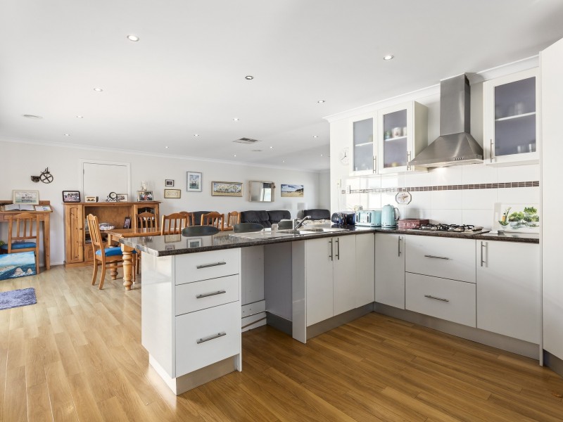 65 Pearl Bay Passage, St Leonards VIC 3223