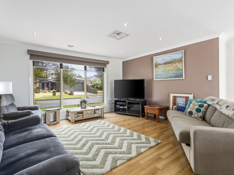 65 Pearl Bay Passage, St Leonards VIC 3223