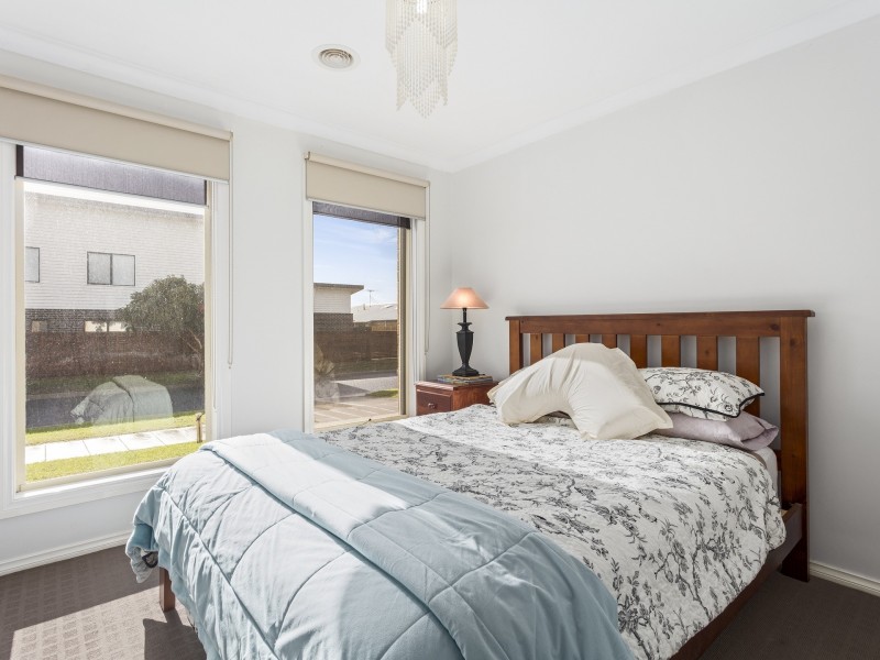 65 Pearl Bay Passage, St Leonards VIC 3223