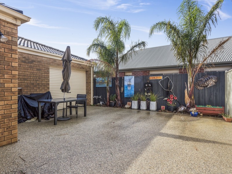 65 Pearl Bay Passage, St Leonards VIC 3223