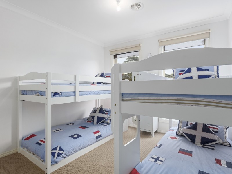 65 Pearl Bay Passage, St Leonards VIC 3223