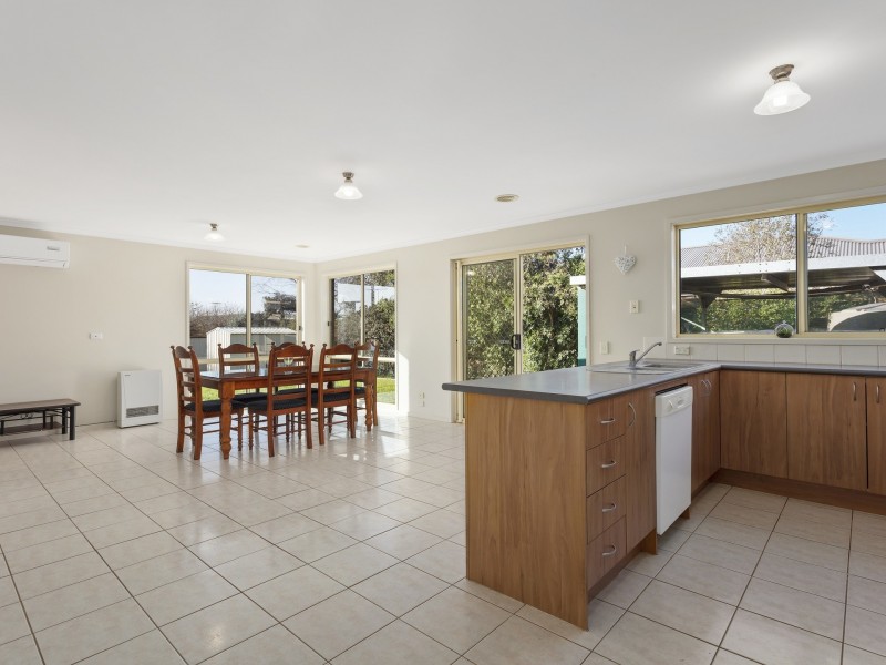 2 Starboard Court, St Leonards VIC 3223