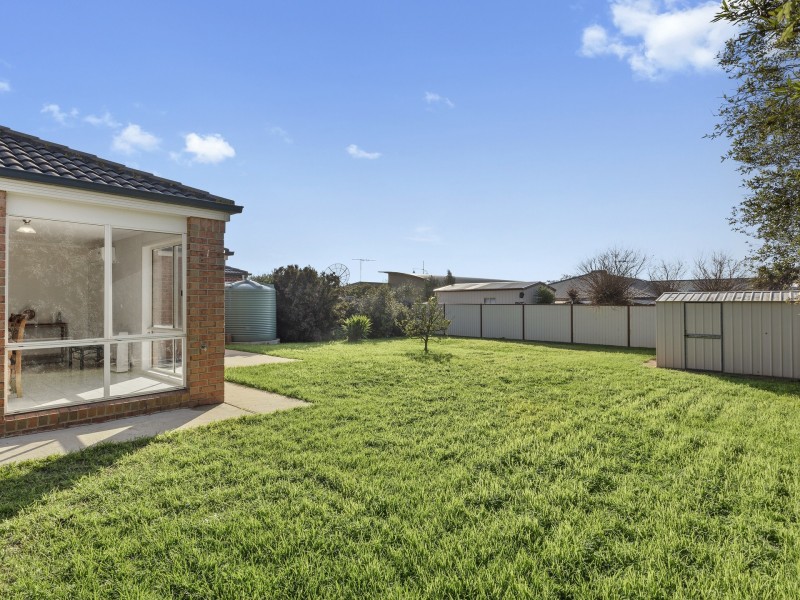2 Starboard Court, St Leonards VIC 3223