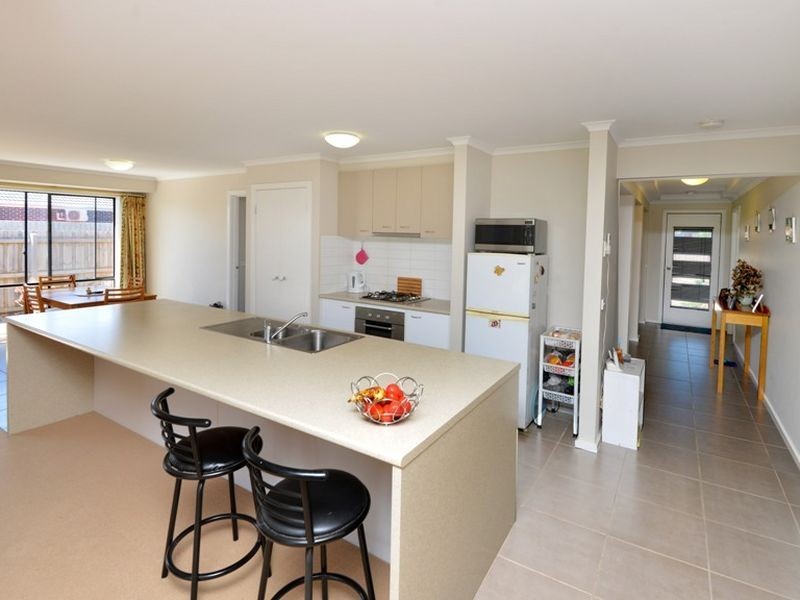 100 Pearl Bay Passage, St Leonards VIC 3223