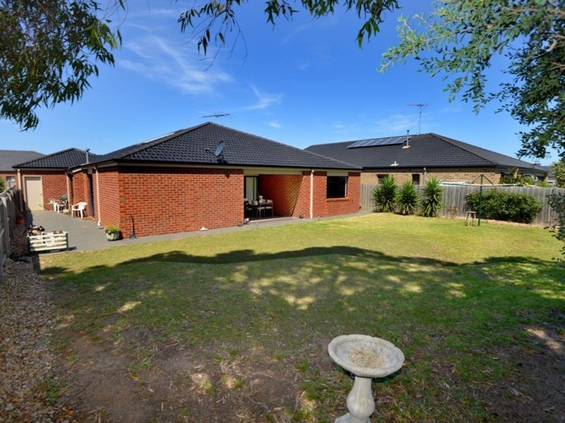 100 Pearl Bay Passage, St Leonards VIC 3223