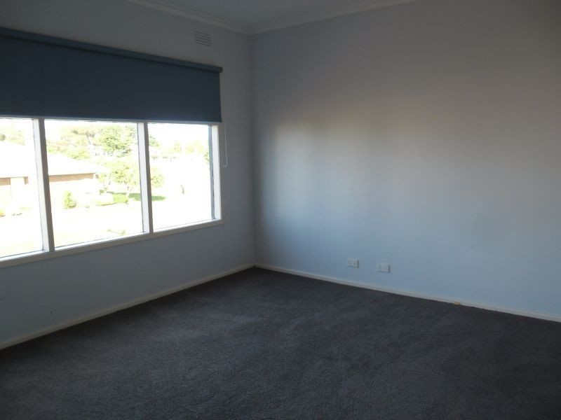 27 Whiting Avenue, Indented Head VIC 3223