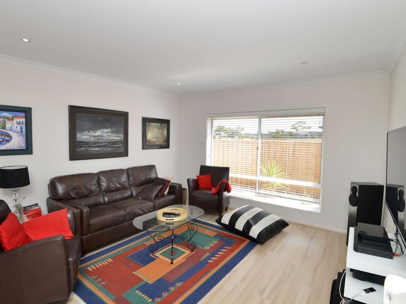 16 Halfmoon Crescent, Indented Head VIC 3223
