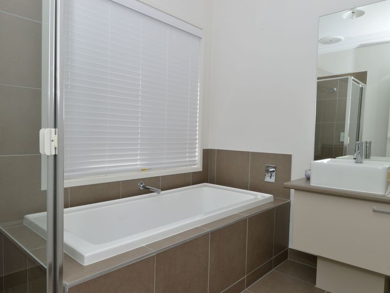 16 Halfmoon Crescent, Indented Head VIC 3223