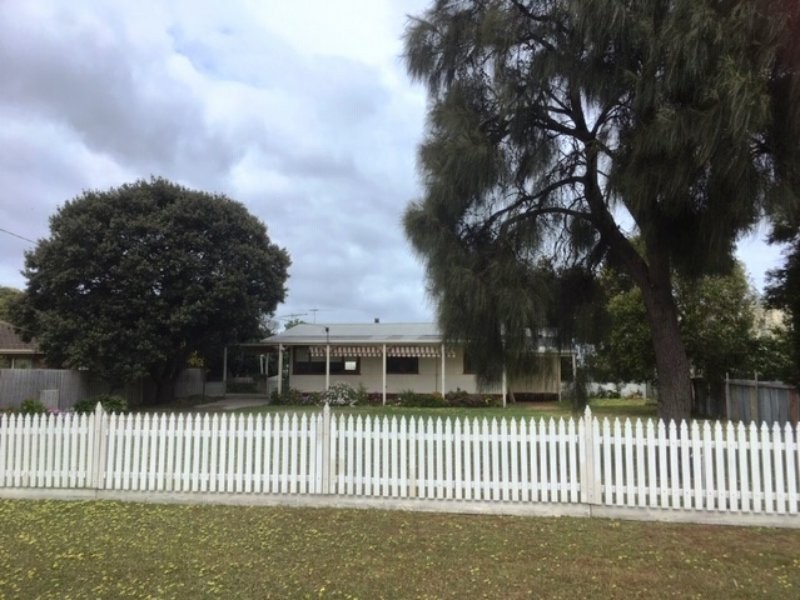 21 St Leonards Parade, St Leonards VIC 3223