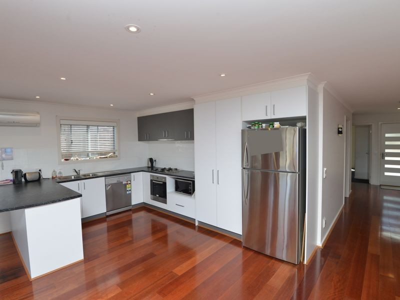 9 Halyard Terrace, St Leonards VIC 3223