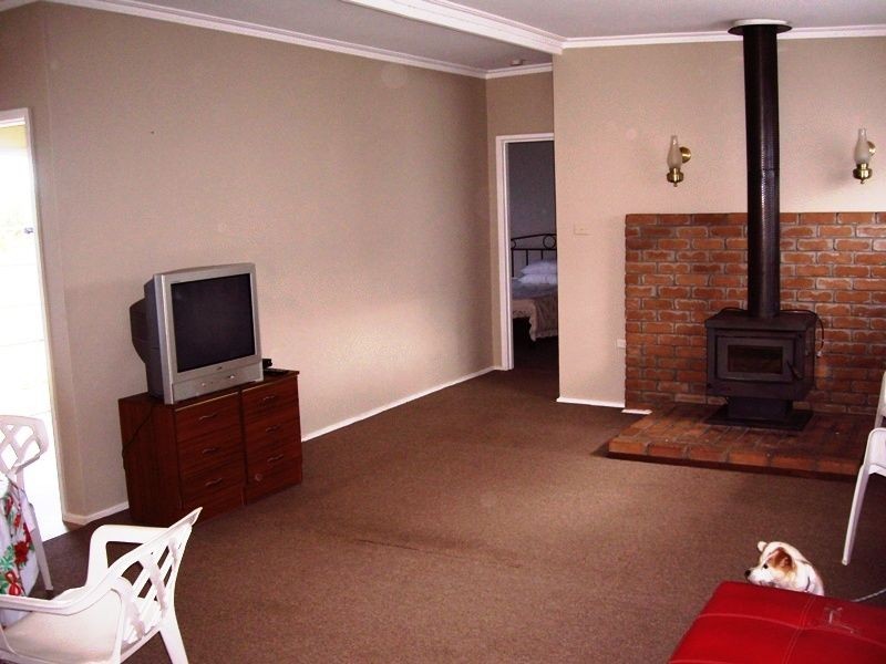 6 Whiting Avenue, Indented Head VIC 3223