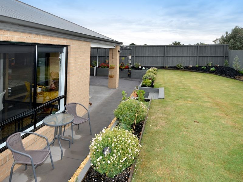 60 Blanche Street, St Leonards VIC 3223