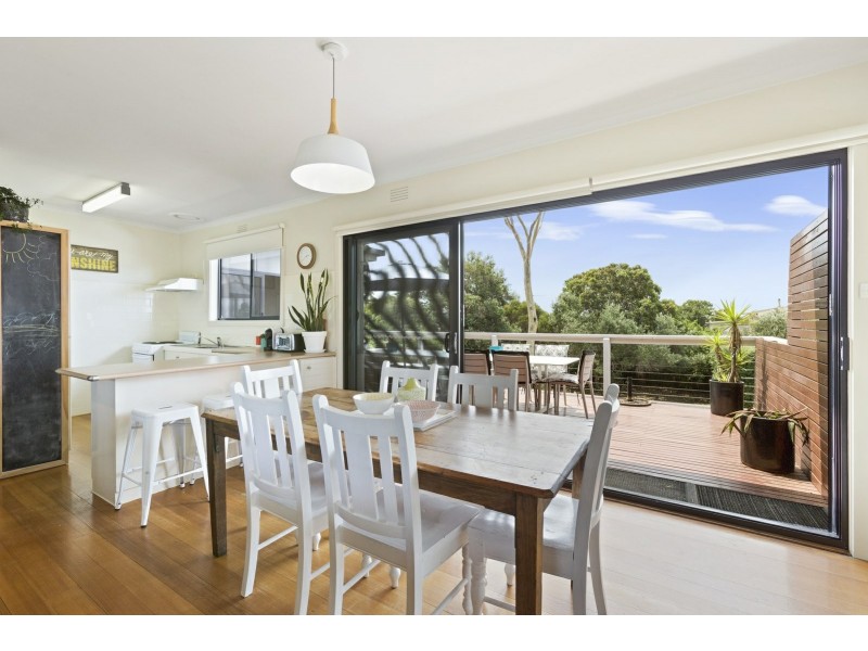 10 Clyde Avenue, St Leonards VIC 3223