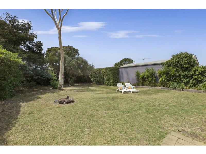10 Clyde Avenue, St Leonards VIC 3223