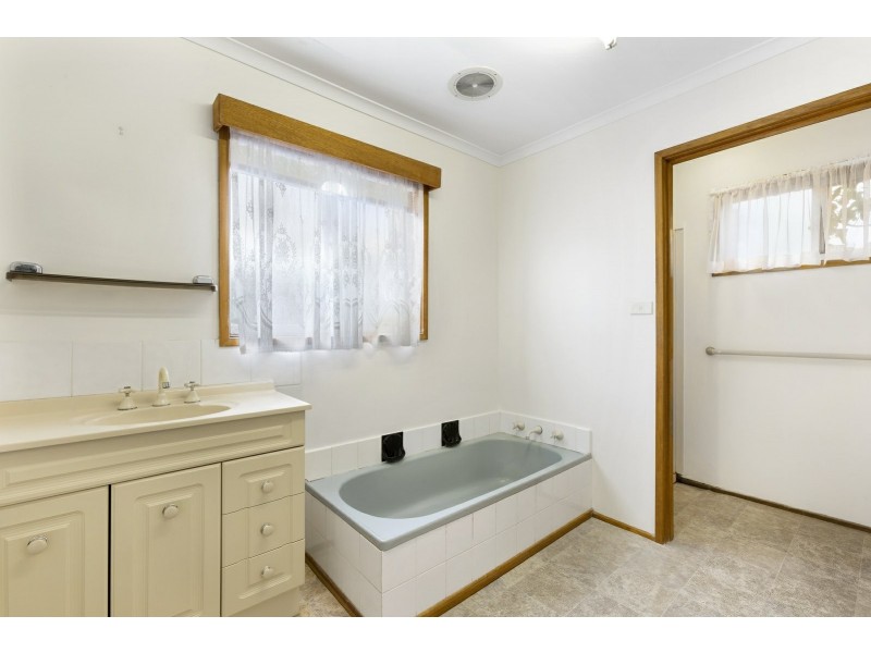 5 Cliff Court, St Leonards VIC 3223