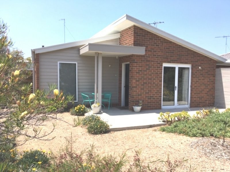 14 Wave Street, St Leonards VIC 3223