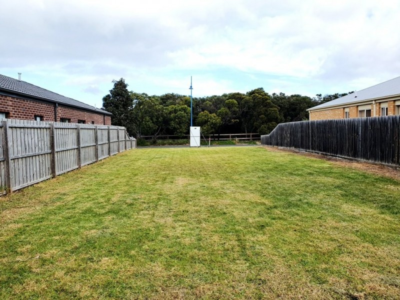 15 Spinnaker Drive, St Leonards VIC 3223