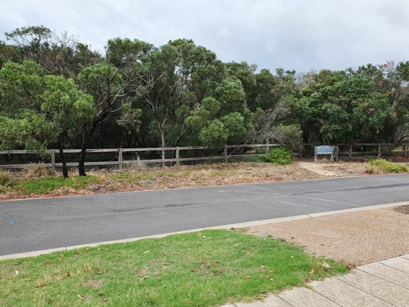 15 Spinnaker Drive, St Leonards VIC 3223