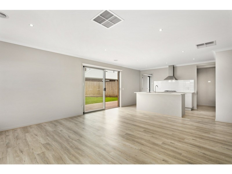 6 Palace Road, St Leonards VIC 3223