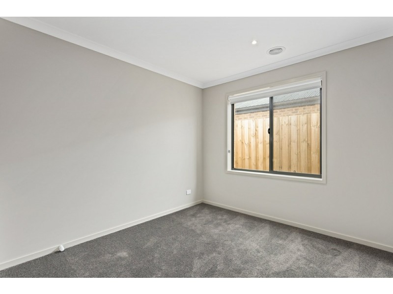 6 Palace Road, St Leonards VIC 3223