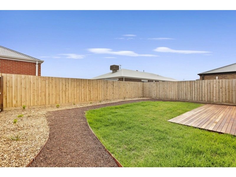 6 Palace Road, St Leonards VIC 3223