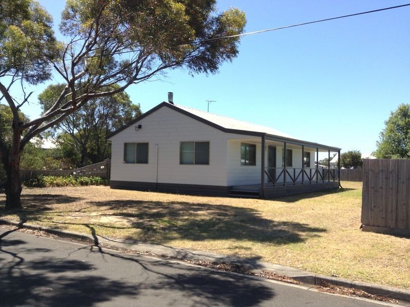 7 Henty Street, St Leonards VIC 3223