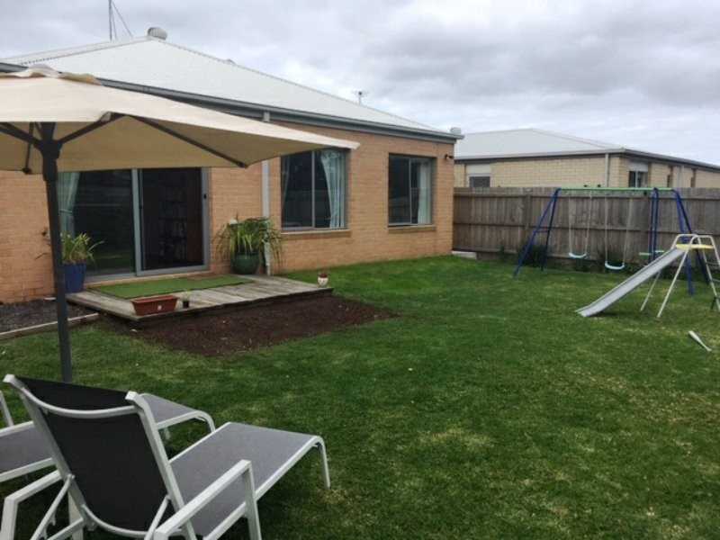 11 Gamble Way, St Leonards VIC 3223