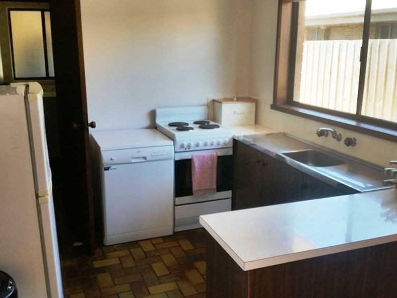 1/34 Coatsworth Avenue, St Leonards VIC 3223