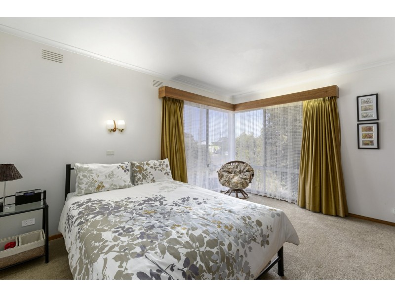 13 Sylvester Avenue, St Leonards VIC 3223