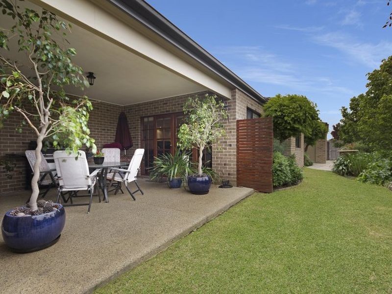 102 Pearl Bay Passage, St Leonards VIC 3223