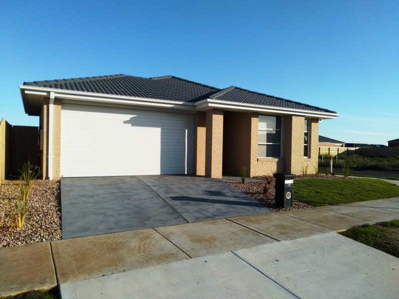 17 Duchess Drive, St Leonards VIC 3223