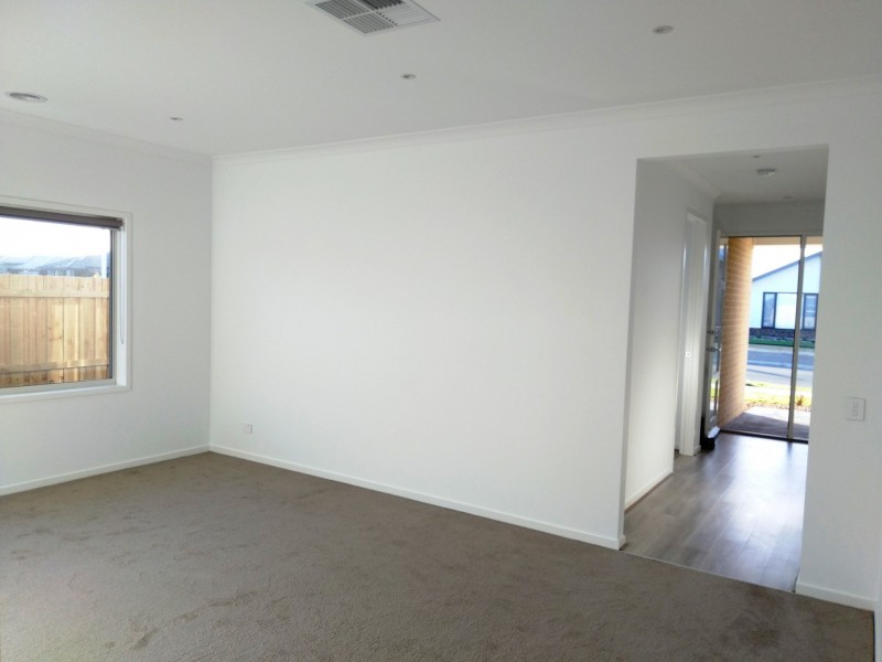 17 Duchess Drive, St Leonards VIC 3223