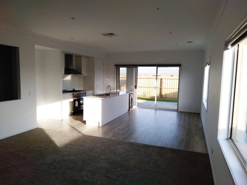 17 Duchess Drive, St Leonards VIC 3223