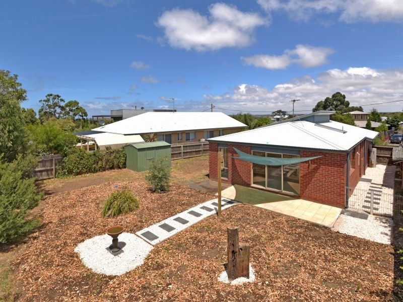 22 Wattlehill Grove, St Leonards VIC 3223