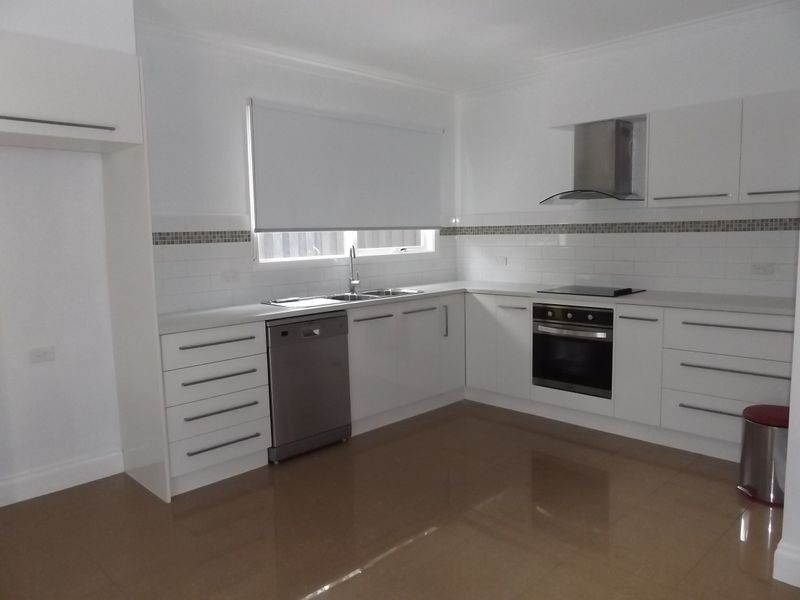 16 Coatsworth Avenue, St Leonards VIC 3223