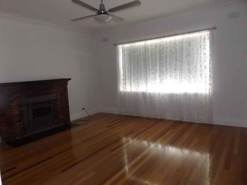 16 Coatsworth Avenue, St Leonards VIC 3223