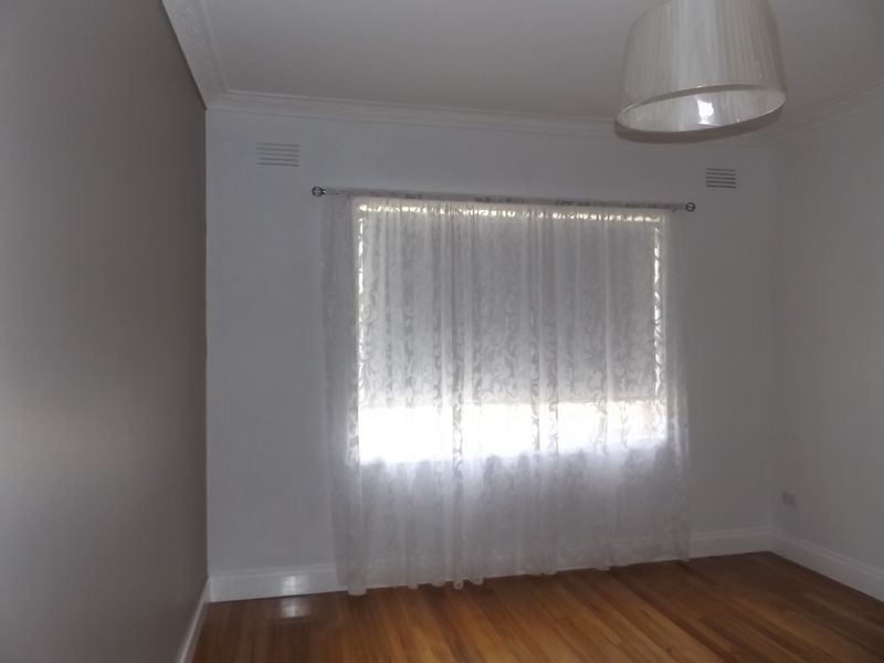 16 Coatsworth Avenue, St Leonards VIC 3223