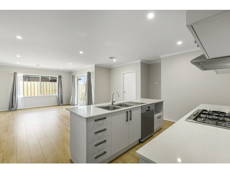 7 Emu Street, St Leonards VIC 3223