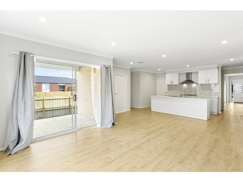 7 Emu Street, St Leonards VIC 3223