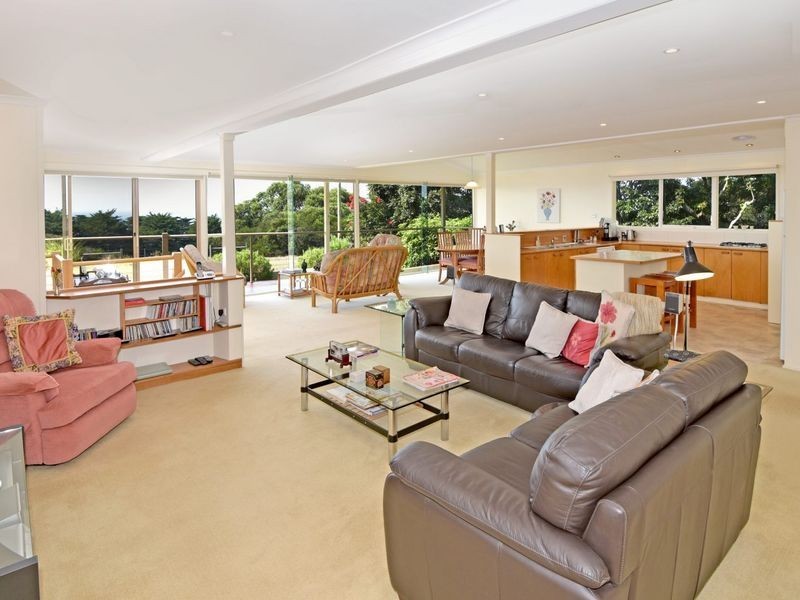 92 Bluff Road, St Leonards VIC 3223