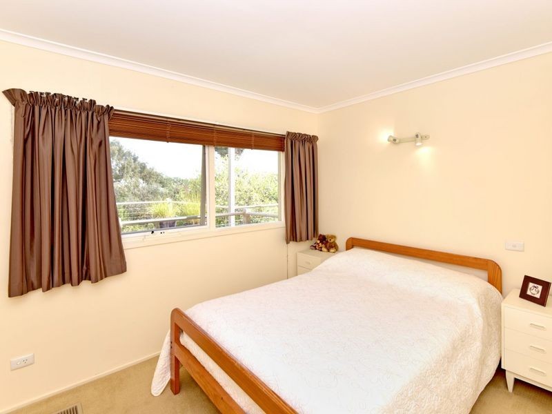 92 Bluff Road, St Leonards VIC 3223