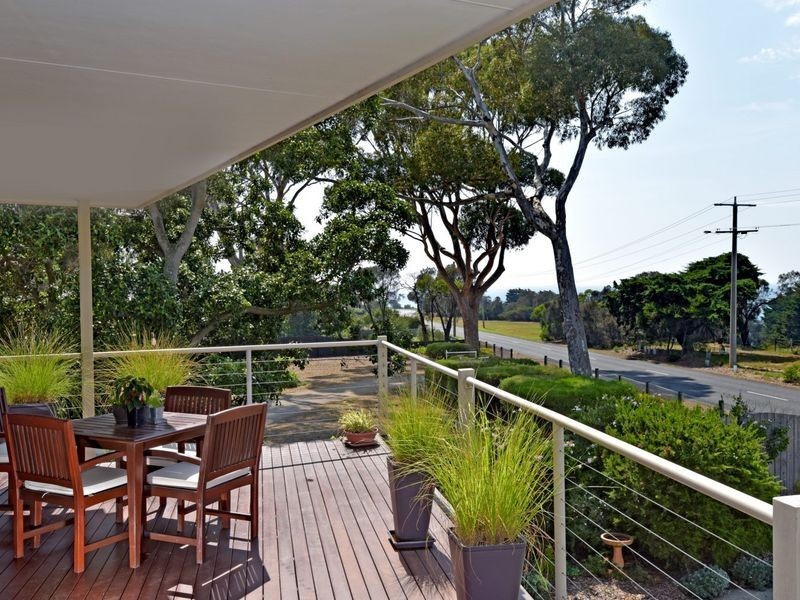 92 Bluff Road, St Leonards VIC 3223