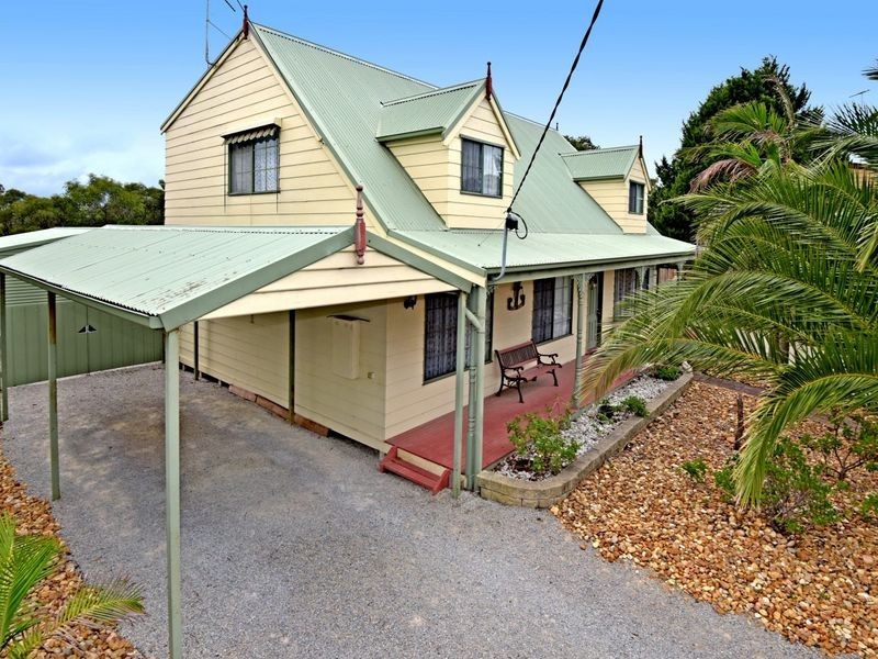 4 Charles Court, St Leonards VIC 3223