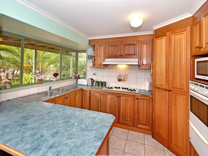 4 Charles Court, St Leonards VIC 3223