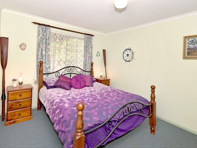4 Charles Court, St Leonards VIC 3223
