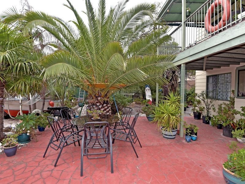 4 Charles Court, St Leonards VIC 3223