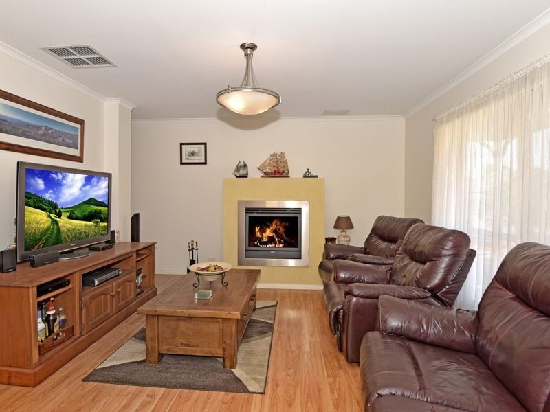 4 Tess Court, St Leonards VIC 3223