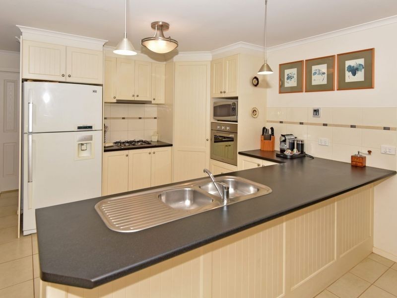 4 Tess Court, St Leonards VIC 3223