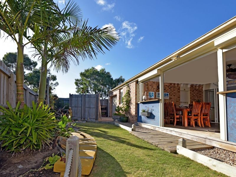 4 Tess Court, St Leonards VIC 3223