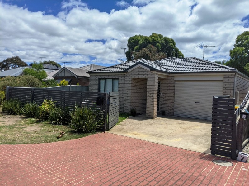 6 Waters Way, St Leonards VIC 3223